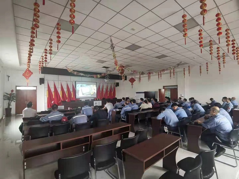 包頭某鋁業(yè)集團(tuán)公司做振動(dòng)分析儀培訓(xùn)