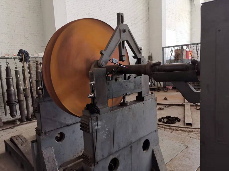 現(xiàn)場(chǎng)動(dòng)平衡儀平衡其它設(shè)備（磨床，葉輪，大型龍門(mén)銑床）